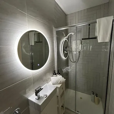 Village Retreat - Sleeps 6 - Wood Stove Дом отдыха Вотавилле