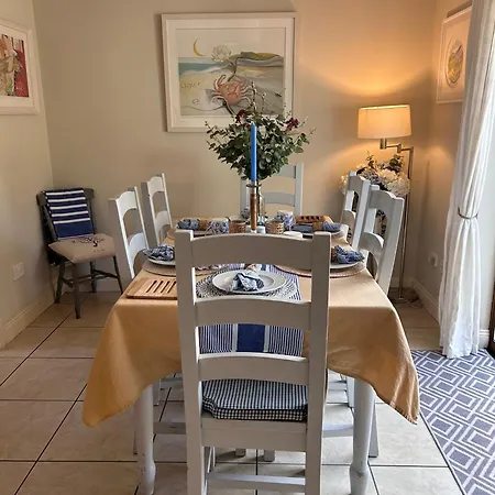 Village Retreat - Sleeps 6 - Wood Stove Вотавилле