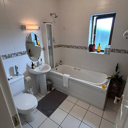 Village Retreat - Sleeps 6 - Wood Stove * Вотавилле